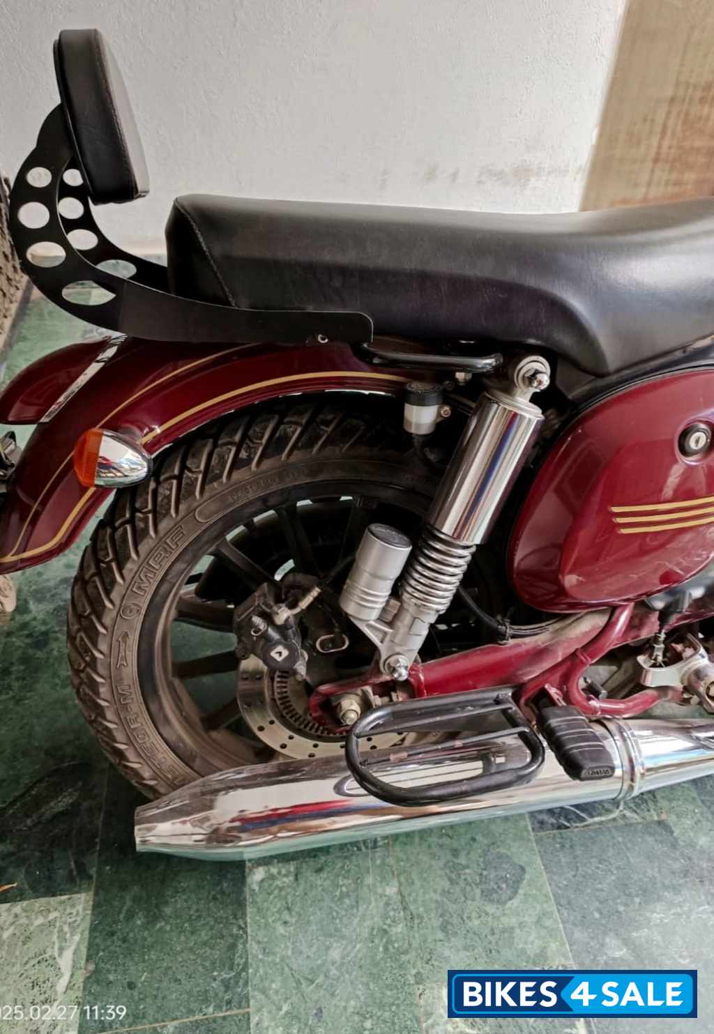 Maroon Jawa Jawa BS6