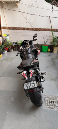 Black Bajaj Pulsar RS 200