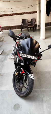 Black Bajaj Pulsar RS 200