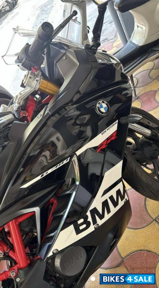 Cosmic Black BMW G 310 RR