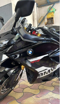 Cosmic Black BMW G 310 RR