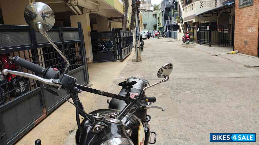 Royal Enfield Classic 500