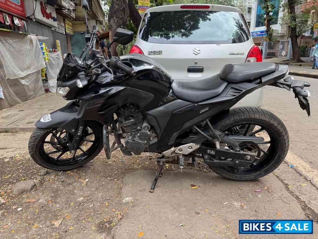 Yamaha FZ25