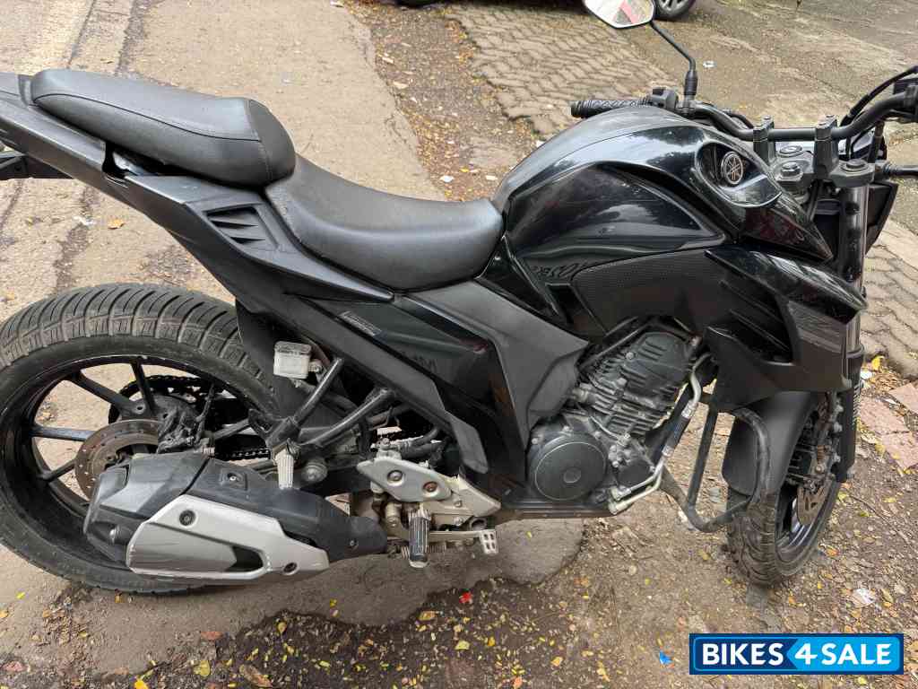 Yamaha FZ25