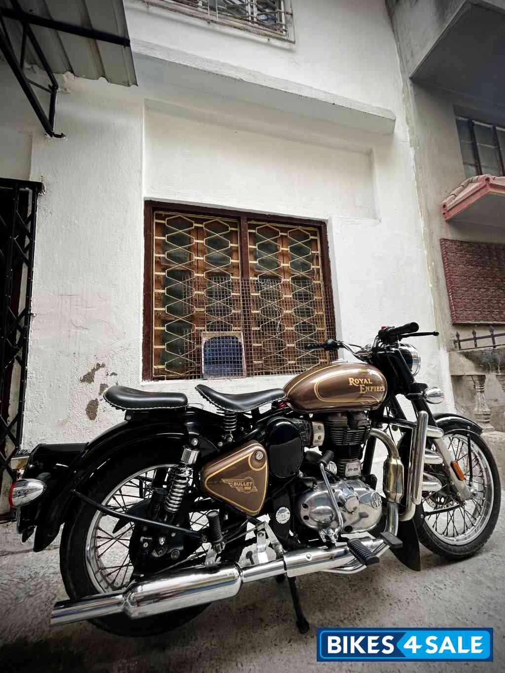 Red Royal Enfield Classic 350 Redditch Red