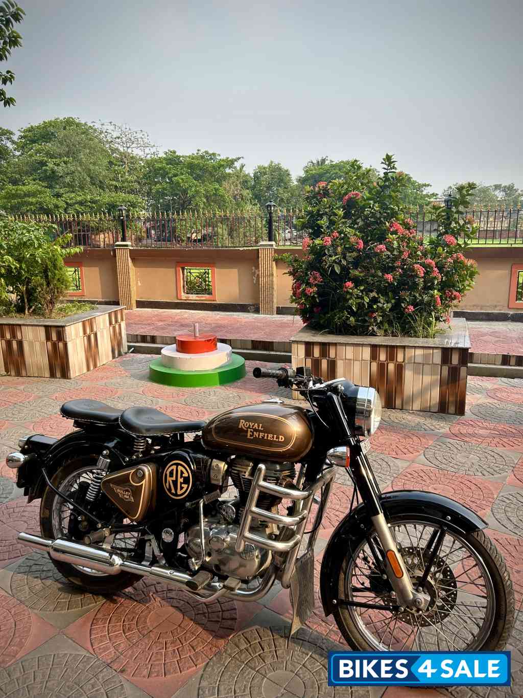 Red Royal Enfield Classic 350 Redditch Red