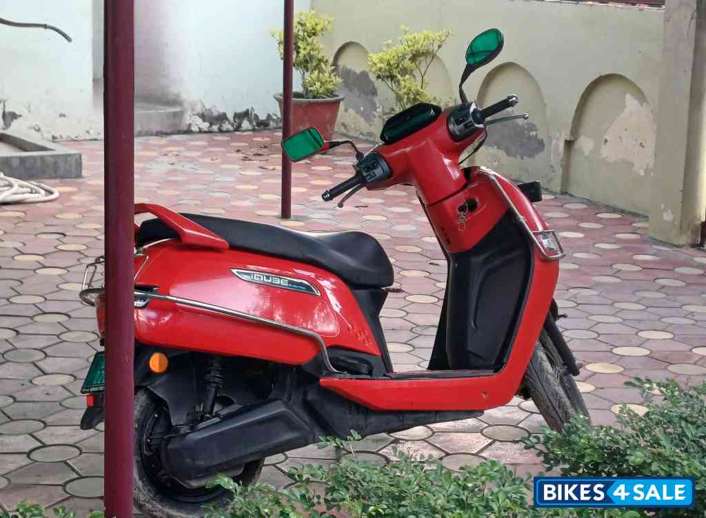 Red TVS iQube ST Red TVS iQube ST
