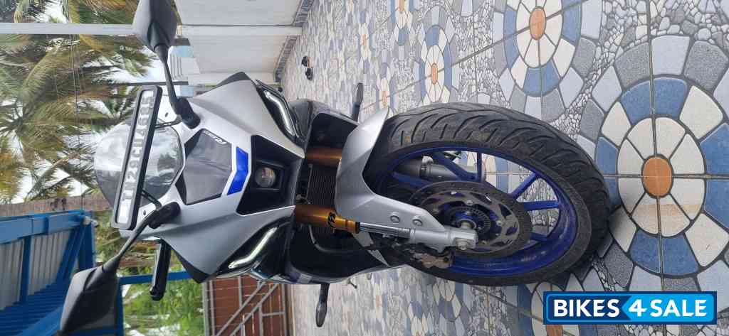 Yamaha R15M