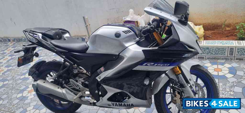 Yamaha R15M