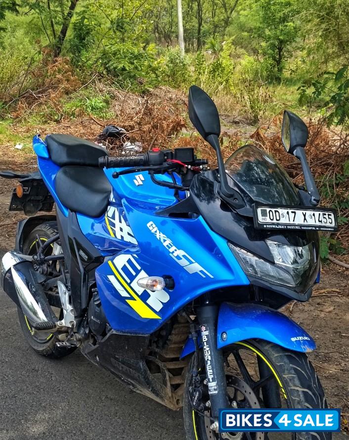 Blue Suzuki Gixxer SF BS6