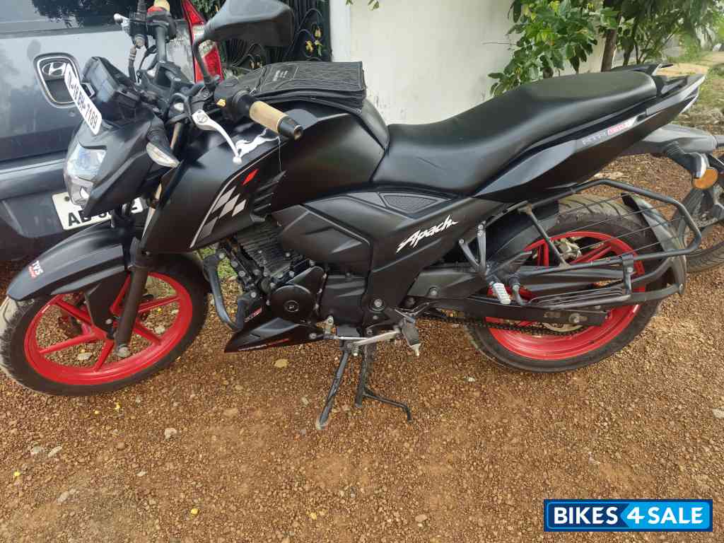 TVS Apache RTR 160 4V BS6