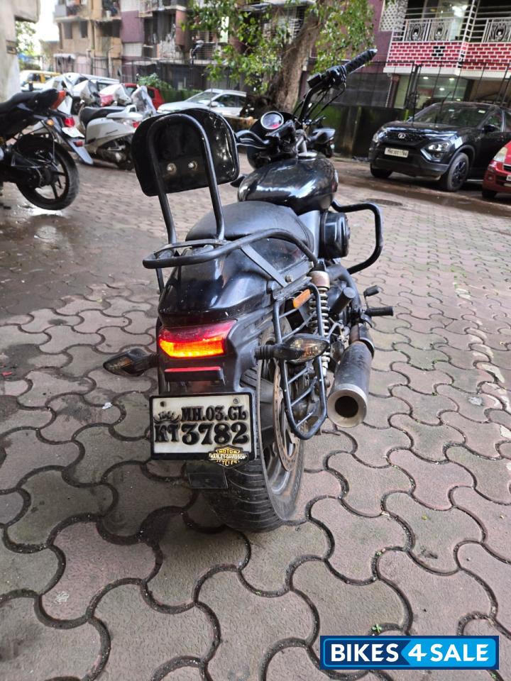 Black Harley Davidson Street 750