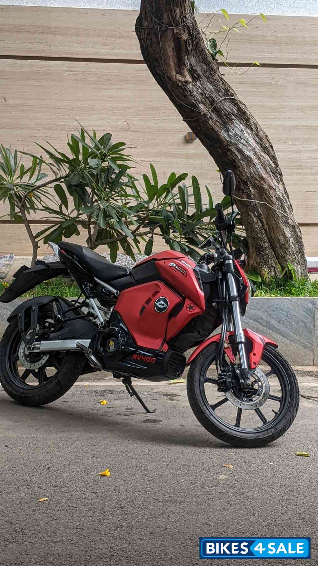 Rebel Red Revolt RV 400