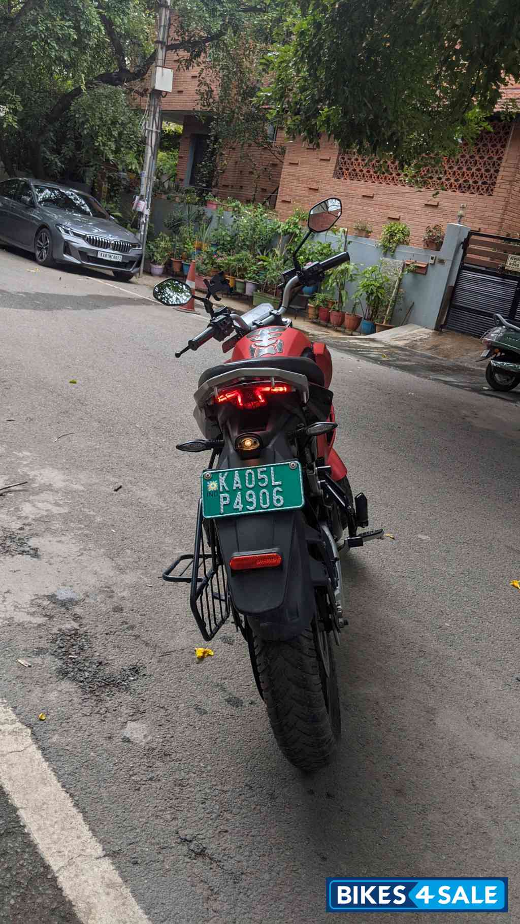 Rebel Red Revolt RV 400