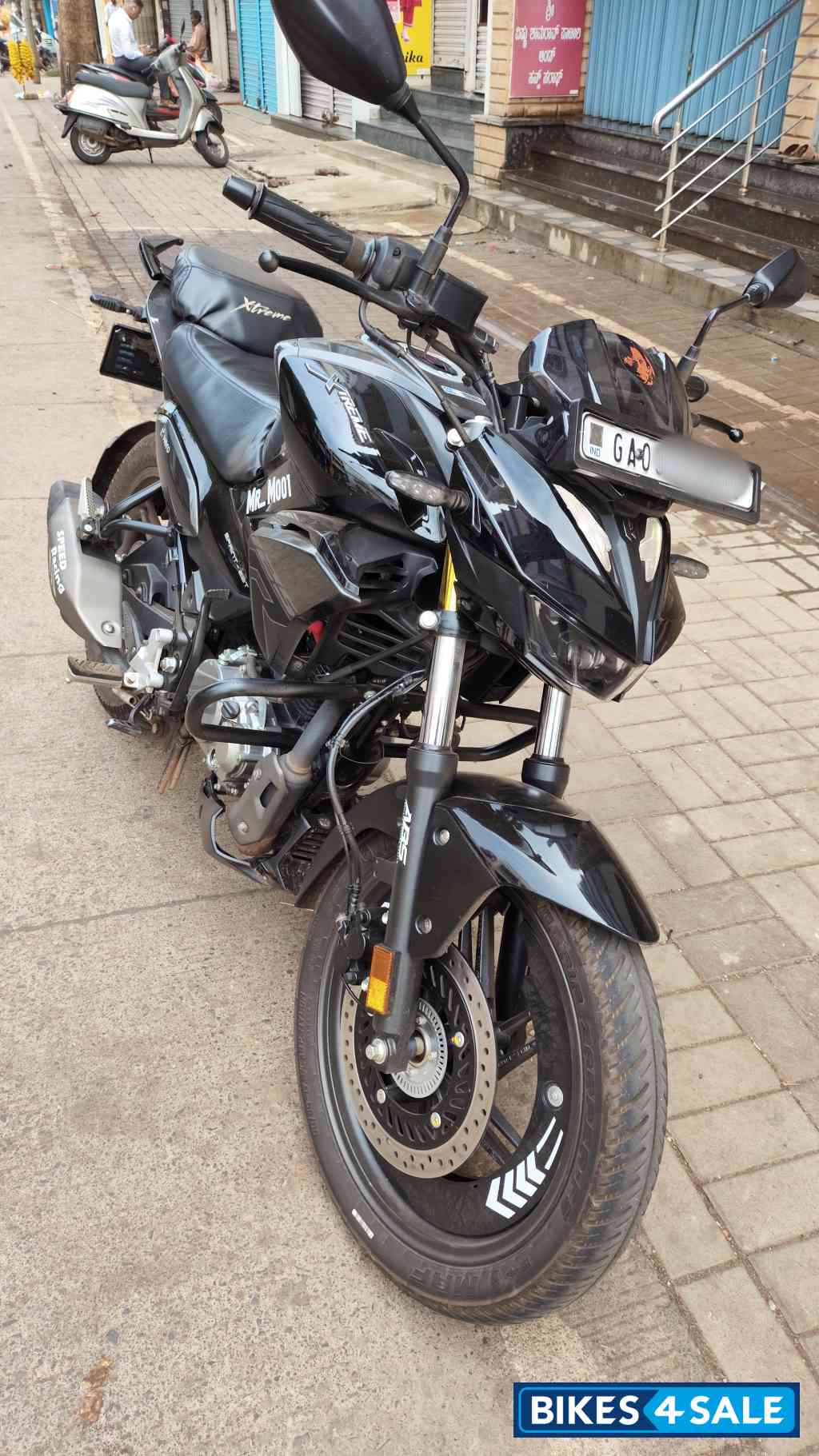 Black Hero Xtreme 125R