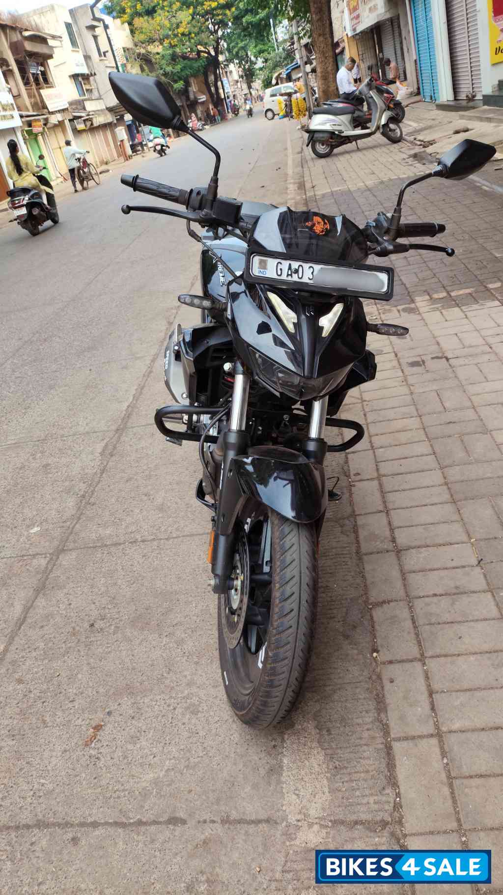 Black Hero Xtreme 125R