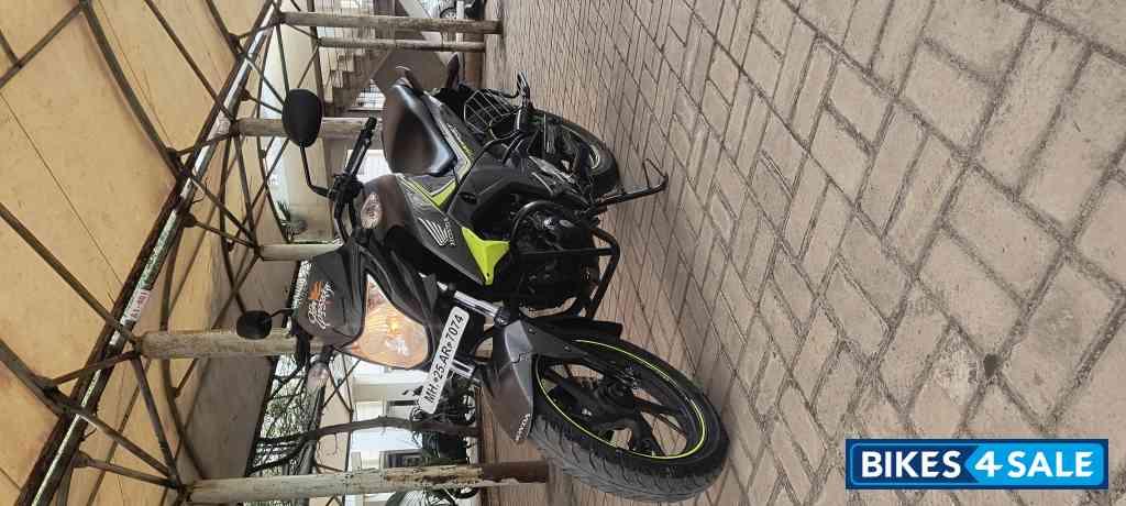 Honda CB Hornet 160R ABS