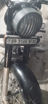 Black Royal Enfield Classic 350 BS VI