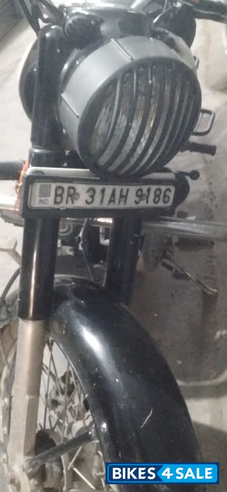 Black Royal Enfield Classic 350 BS VI