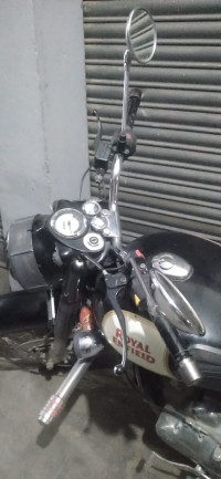 Black Royal Enfield Classic 350 BS VI