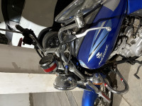 Blue Bajaj Avenger 220 DTS-i