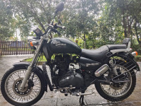 Black Royal Enfield Thunderbird 350