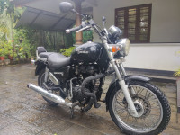 Black Royal Enfield Thunderbird 350