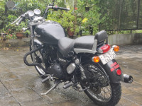 Black Royal Enfield Thunderbird 350