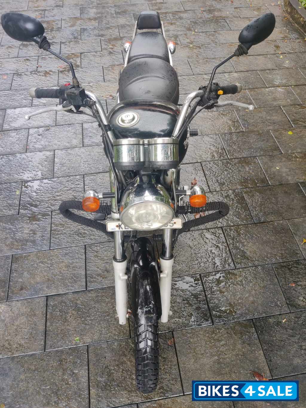 Black Royal Enfield Thunderbird 350 Black Royal Enfield Thunderbird 350