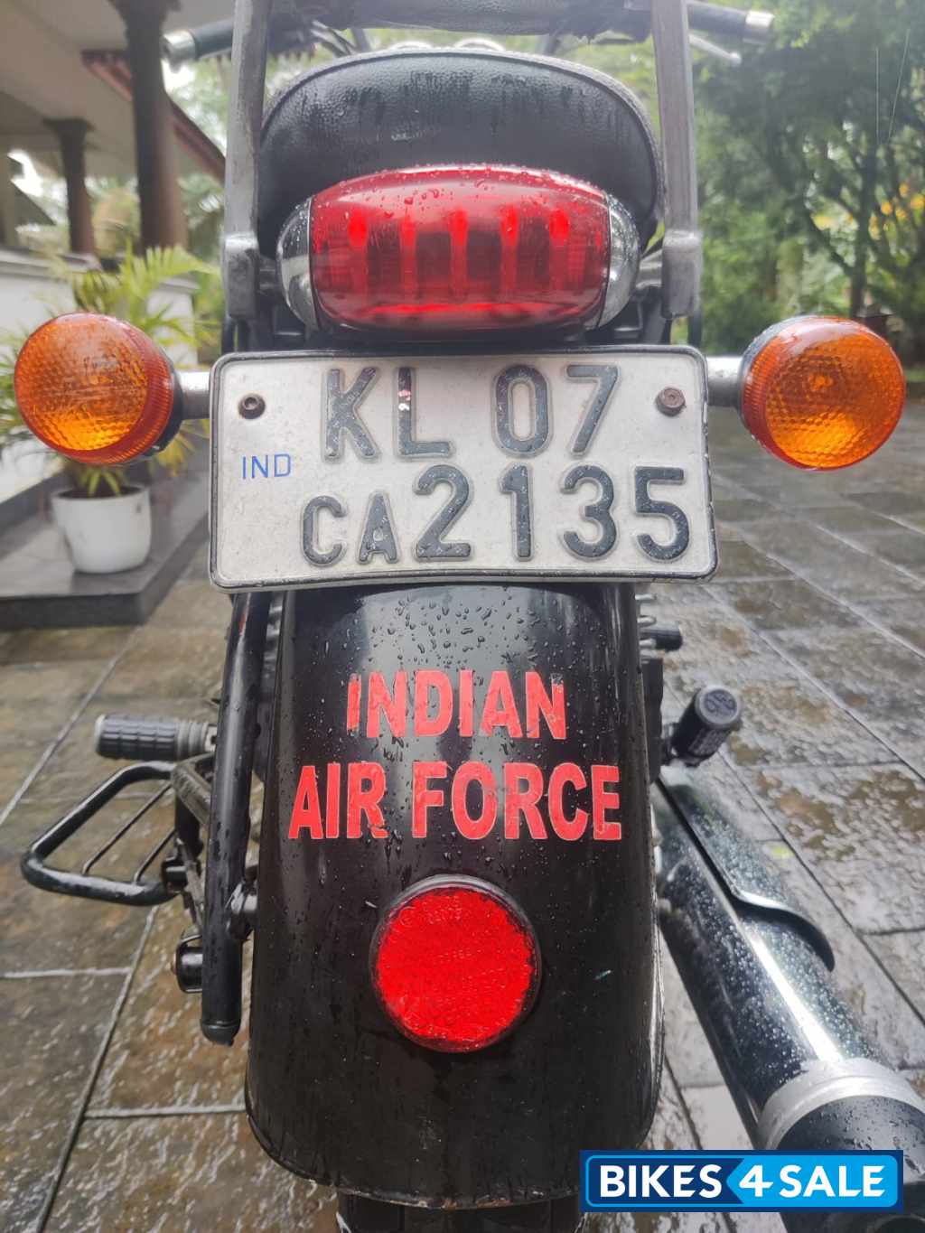 Black Royal Enfield Thunderbird 350 Black Royal Enfield Thunderbird 350