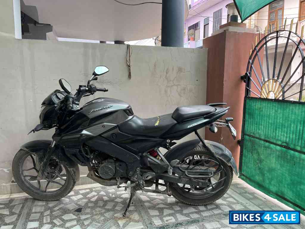 Bajaj Pulsar NS 160
