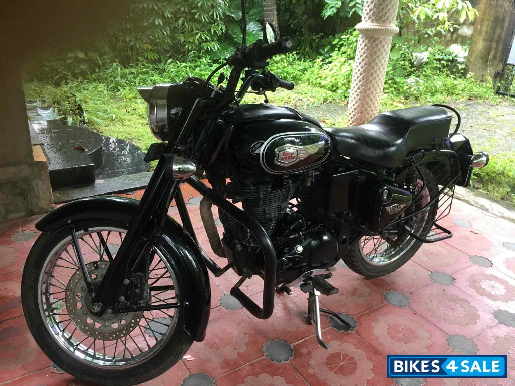 Black Royal Enfield Bullet Standard 500