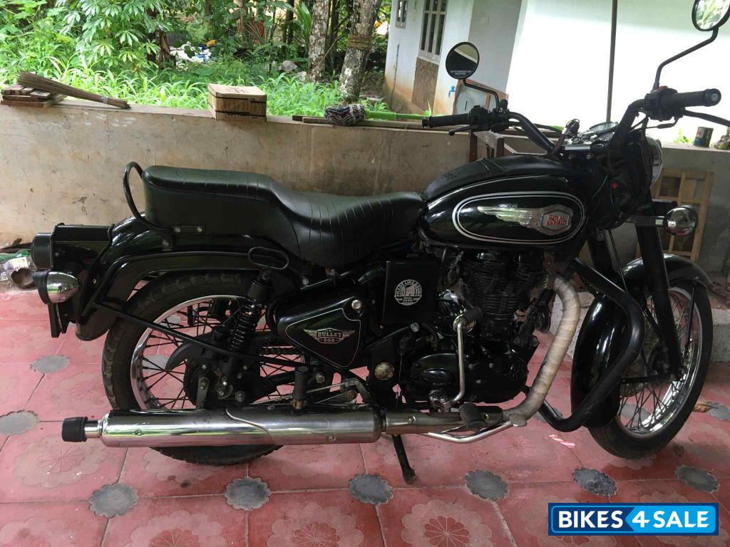Black Royal Enfield Bullet Standard 500