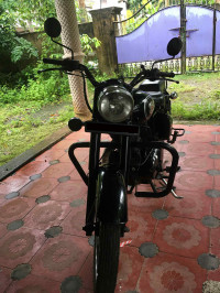 Black Royal Enfield Bullet Standard 500