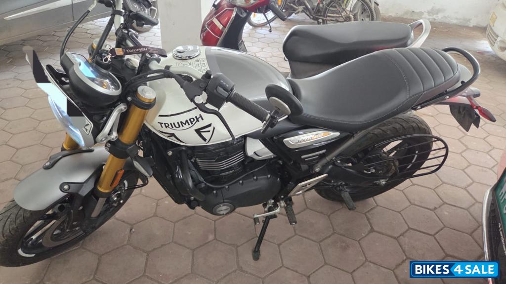 White And Grey Triumph Speed 400 2025