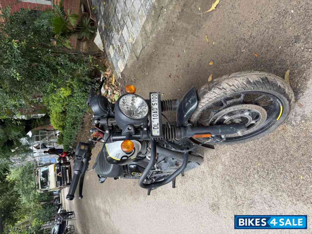 Black Royal Enfield Hunter 350 Metro