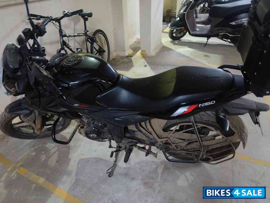 Black Bajaj Pulsar N160 Dual Channel ABS