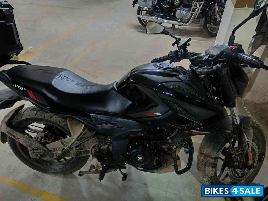 Black Bajaj Pulsar N160 Dual Channel ABS