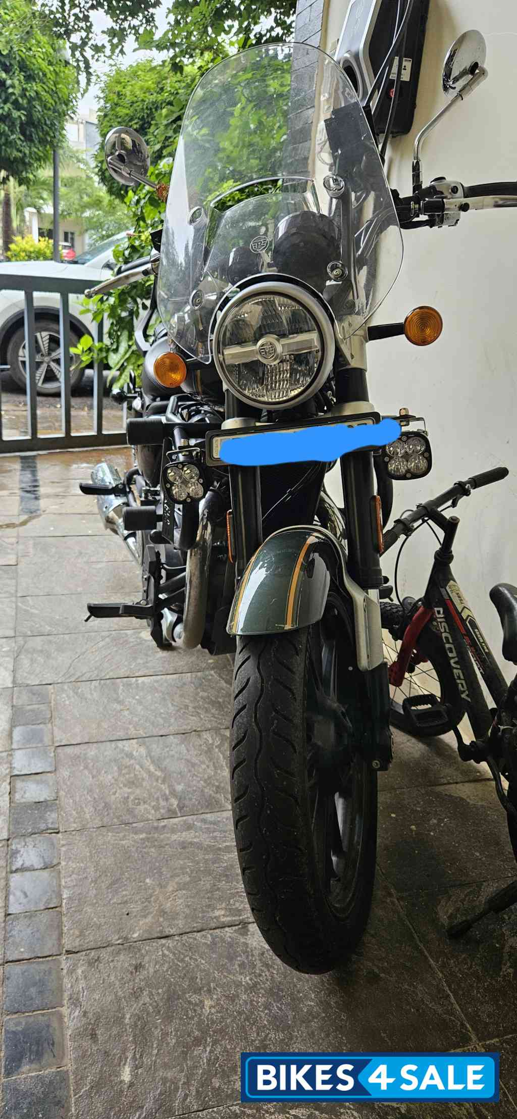 Royal Enfield Super Meteor 650