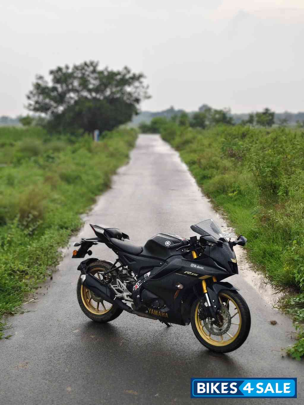 Yamaha R15 V4