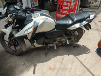 White TVS Apache RTR 160 2V Racing Edition