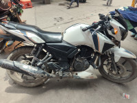 White TVS Apache RTR 160 2V Racing Edition