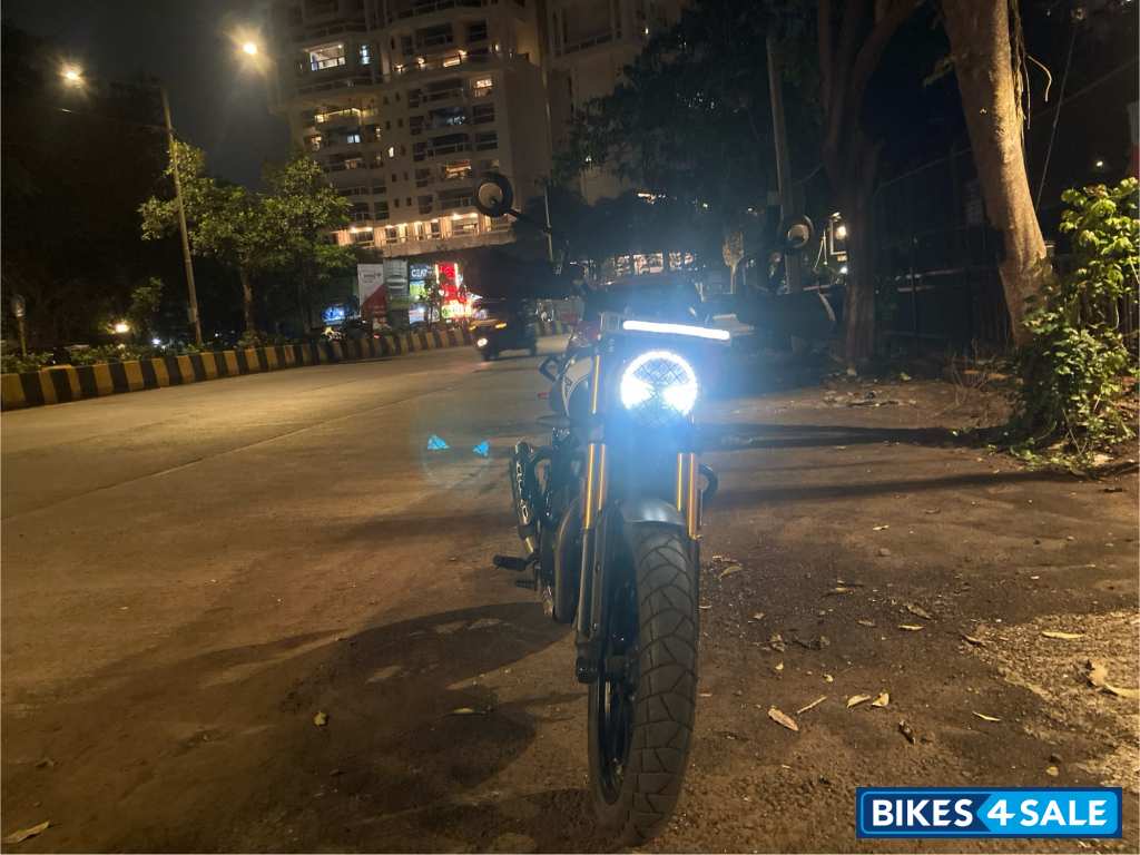 Triumph Scrambler 400 X