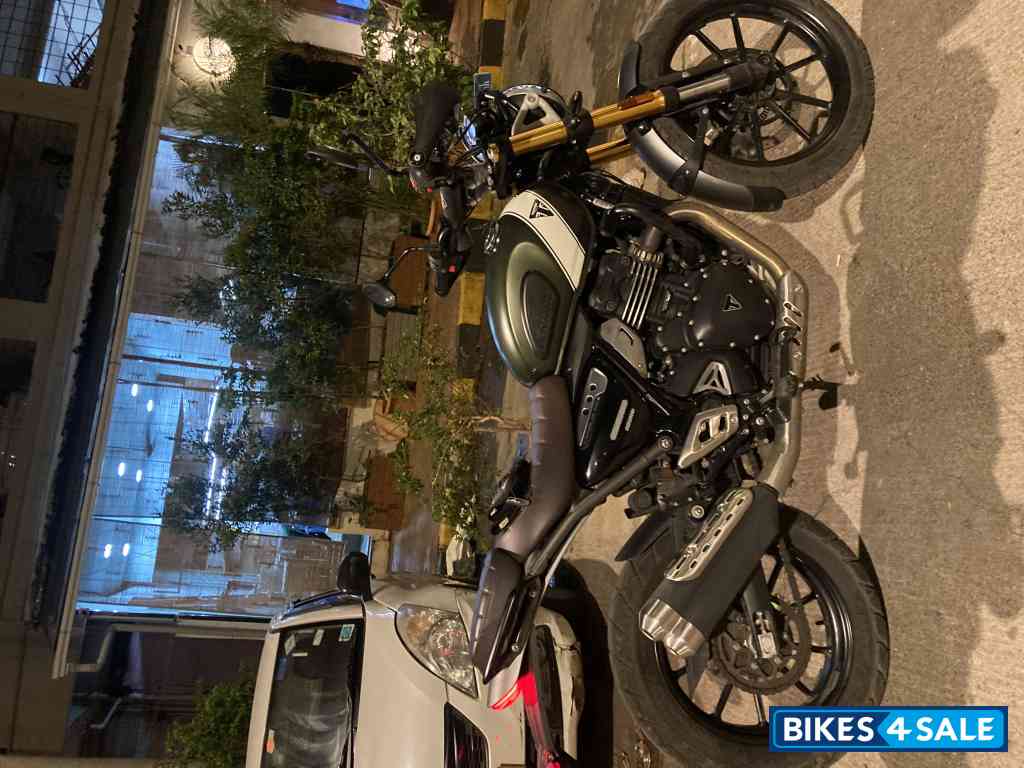 Triumph Scrambler 400 X