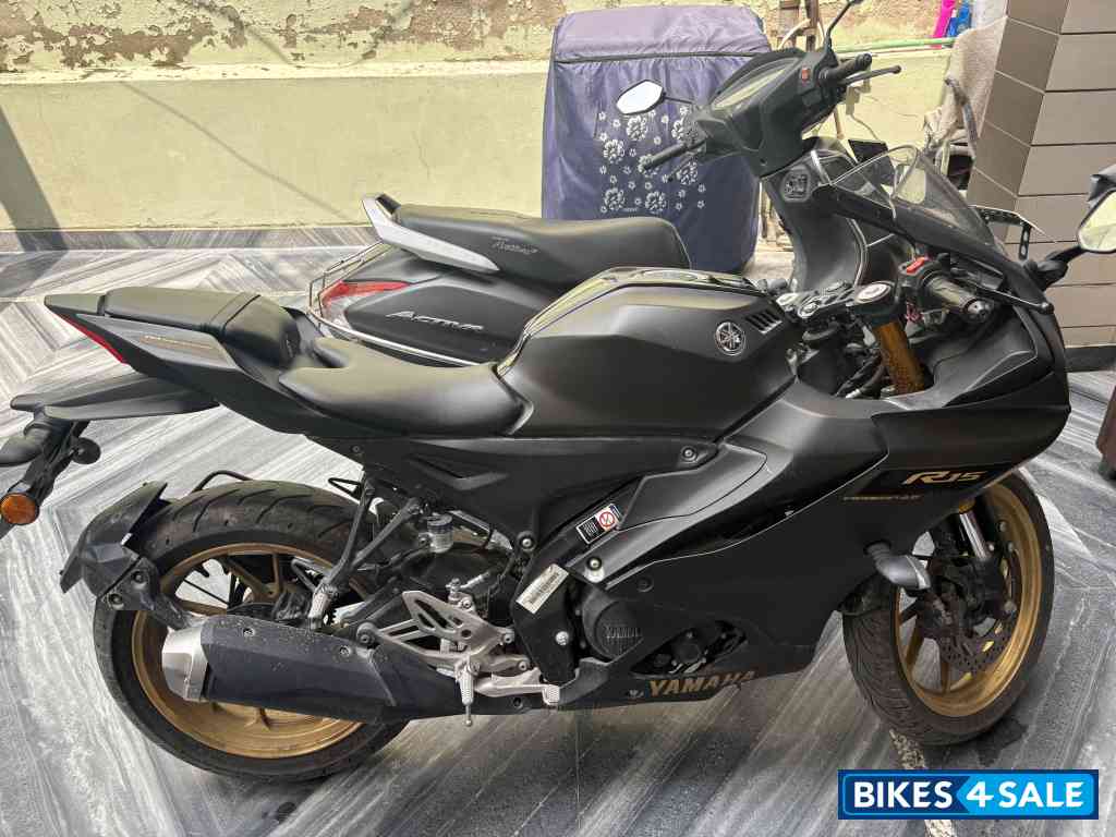 Yamaha R15 V4