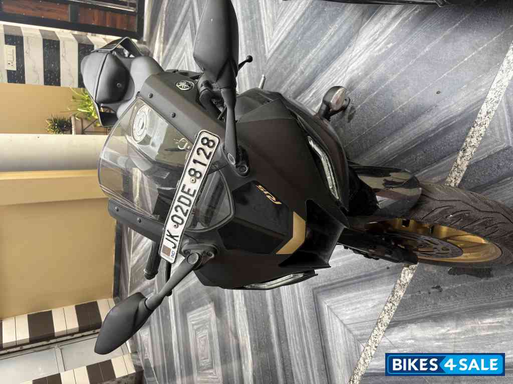 Yamaha R15 V4
