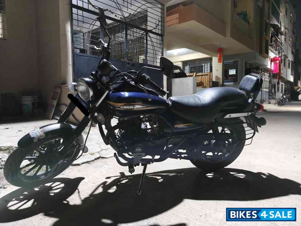 Blue Bajaj Avenger Street 150