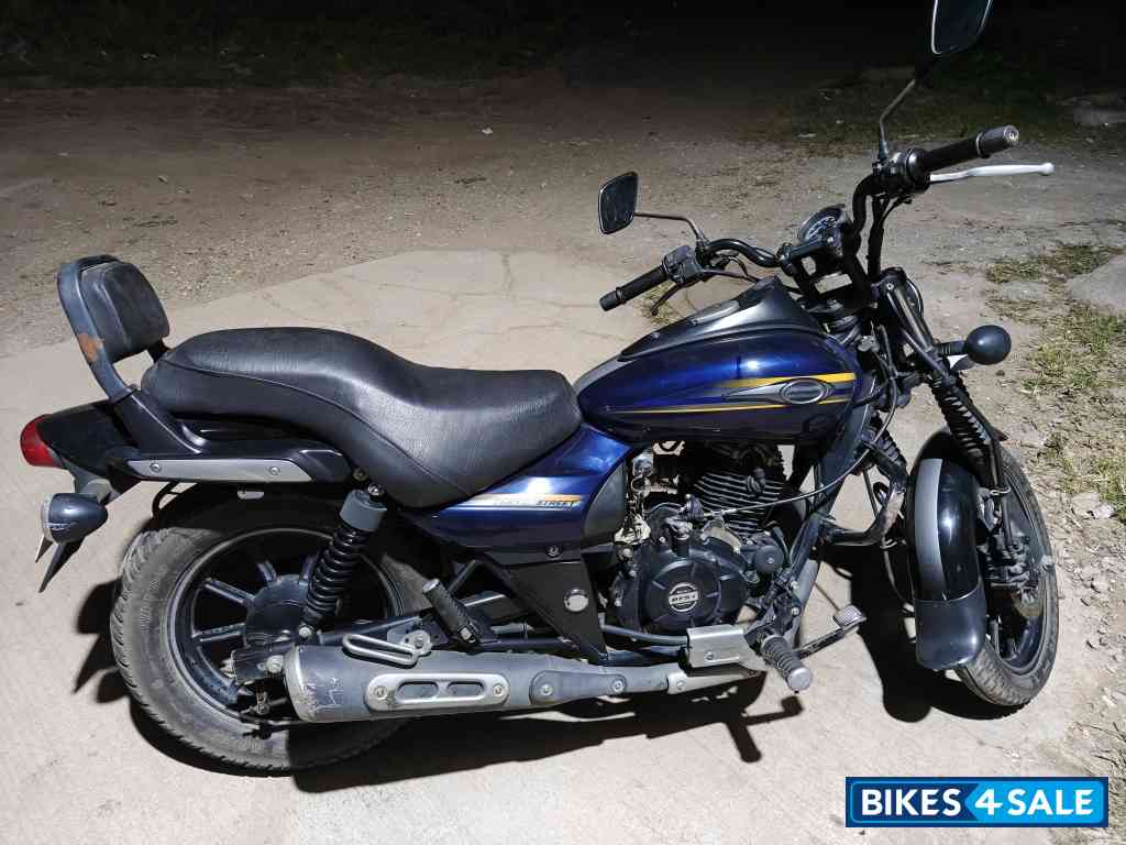 Blue Bajaj Avenger Street 150