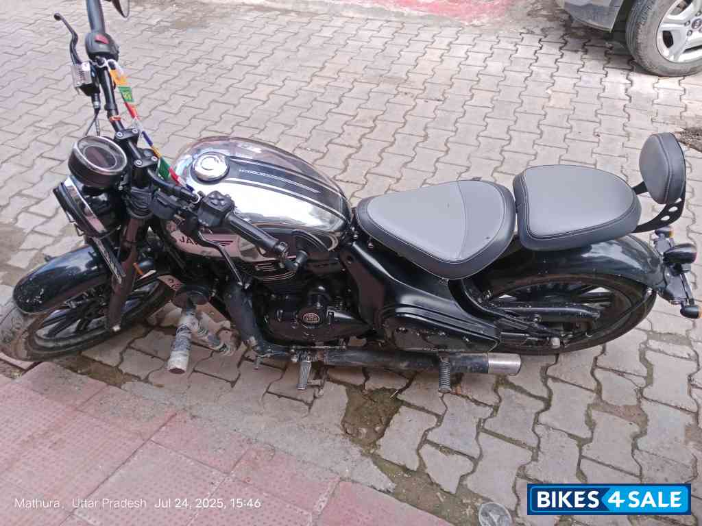 Jawa 42 Bobber Black Mirror