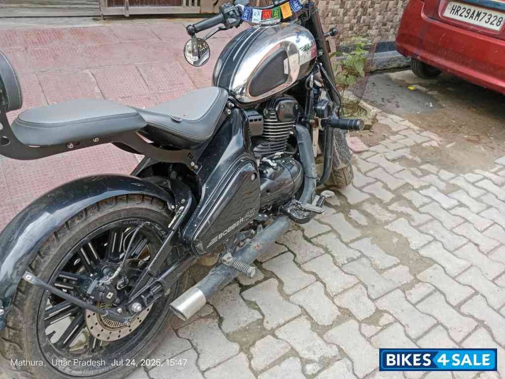 Jawa 42 Bobber Black Mirror